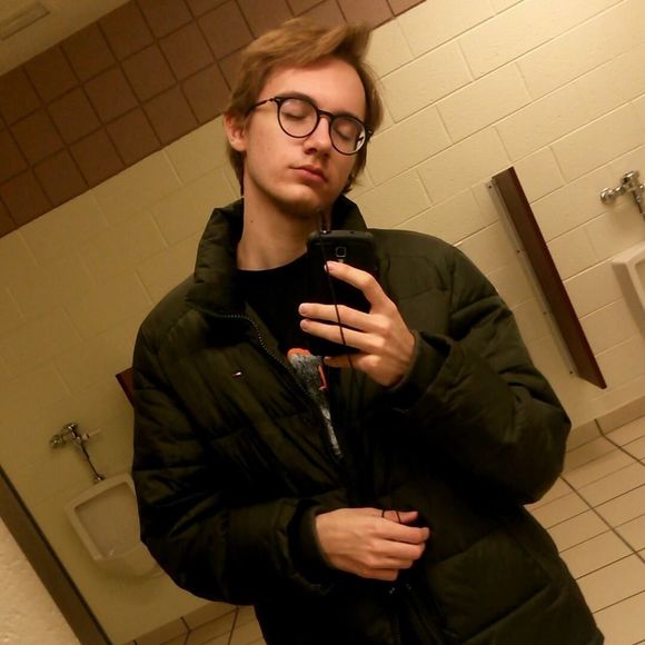 Meet your Posher, Kyle - Picture 1 of 1